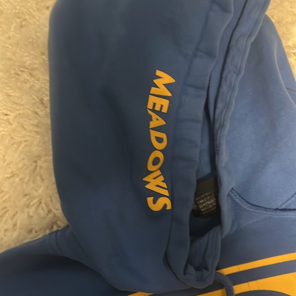 Blue and yellow mt good meadows sweatshirt - Picture 3 of 5